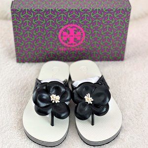 Tory Burch Petal Flip Flop Black/New Ivory - 6